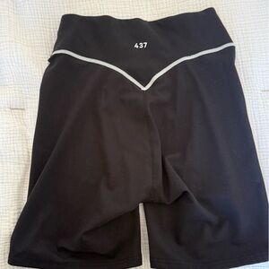 437 Women's Black Bike Shorts size M